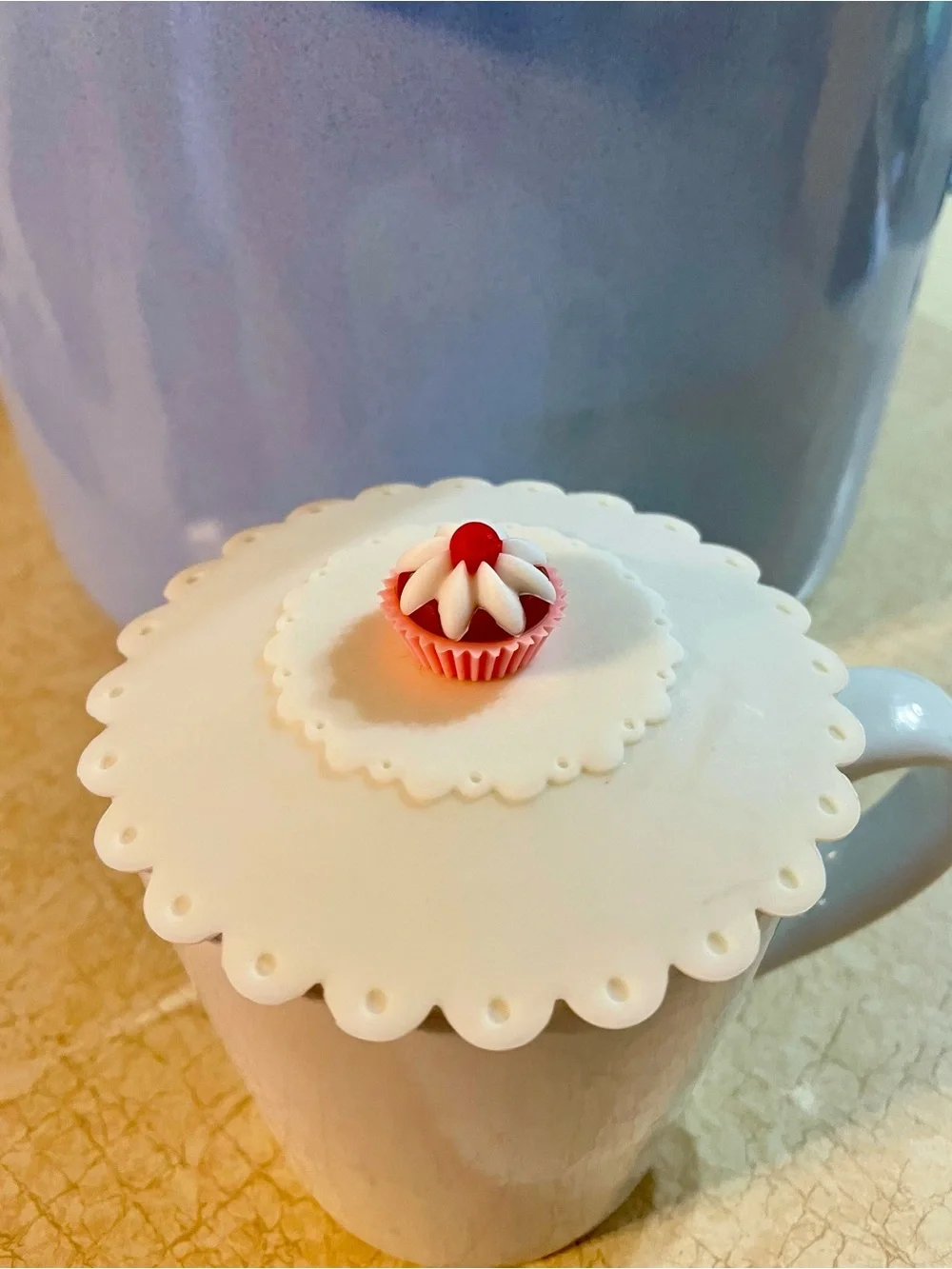 White Silicone Cup Lid with Pink Cupcake Topper